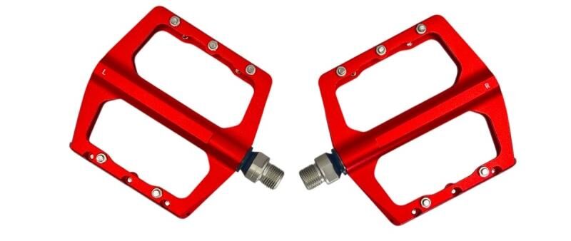 AYD 624 CR-MO Rulmanlı Çivili Platform Pedal Kırmızı